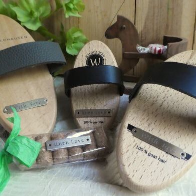 brushes with engaved plates